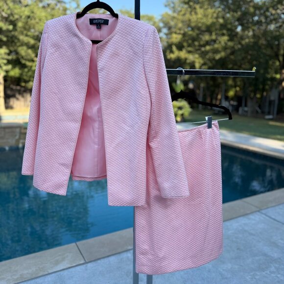 Pretty in Pink! Kasper 2 piece suit skirt set in gorgeous pink! Size 4 - Picture 3 of 4